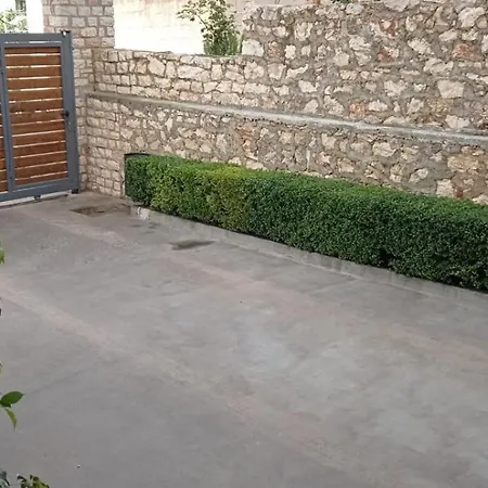 Alia Hébergement de vacances Saranda